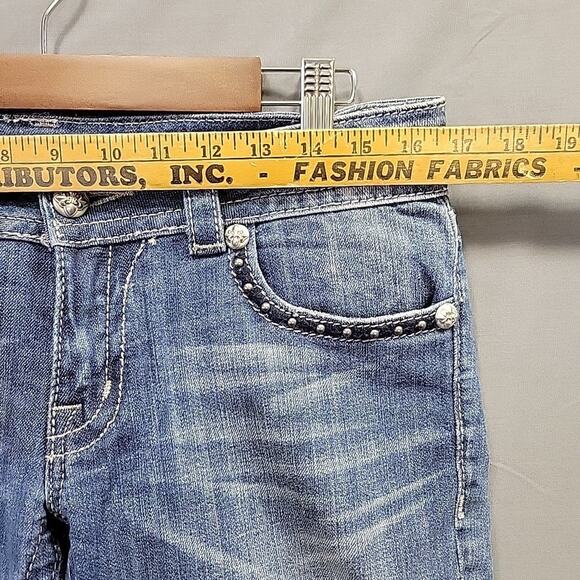 miss me jeans 29 JW5824P Cuffed Capri Embellished 21"Inseam Sparkling Butt Blue - Picture 3 of 11